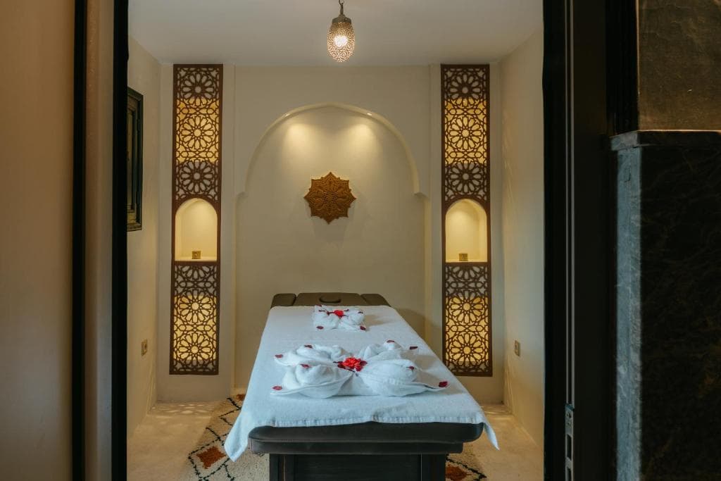 Riad Doroob à Marrakech : chambres, patio, bassin, hammam et toit-terrasse