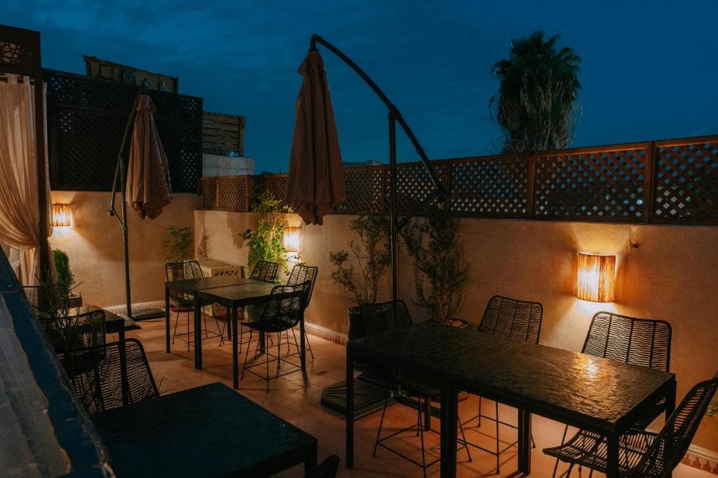 Riad Doroob à Marrakech : chambres, patio, bassin, hammam et toit-terrasse