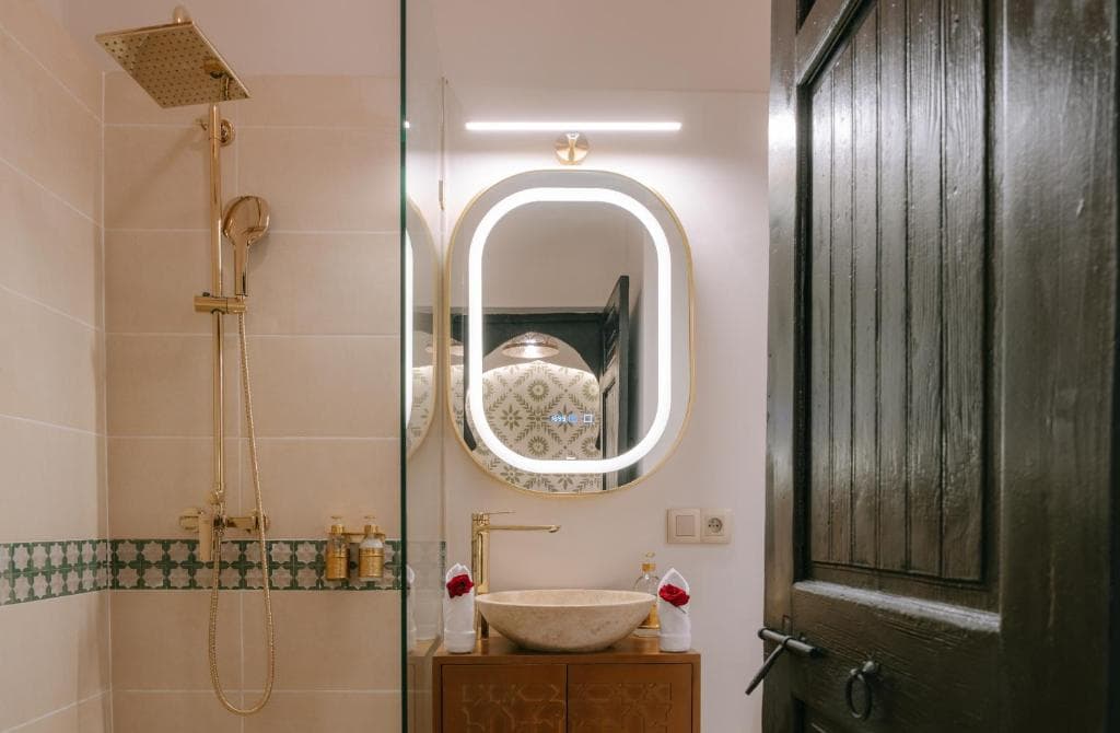 Riad Doroob à Marrakech : chambres, patio, bassin, hammam et toit-terrasse