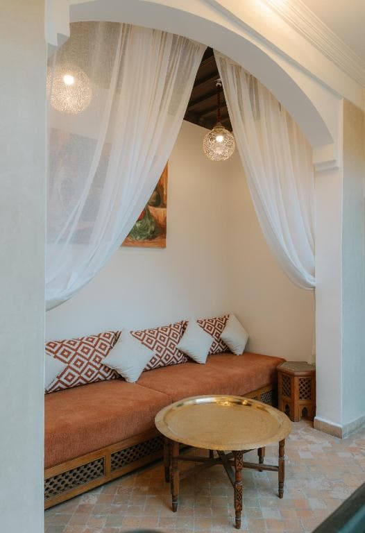Riad Doroob à Marrakech : chambres, patio, bassin, hammam et toit-terrasse