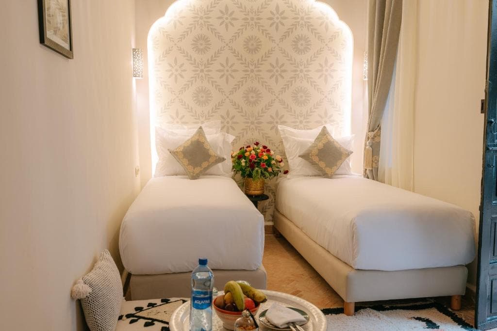 Riad Doroob à Marrakech : chambres, patio, bassin, hammam et toit-terrasse